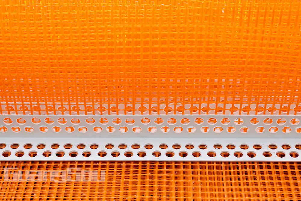 PVC corner bead with fiberglass mesh PVC corner bead with fiberglass mesh